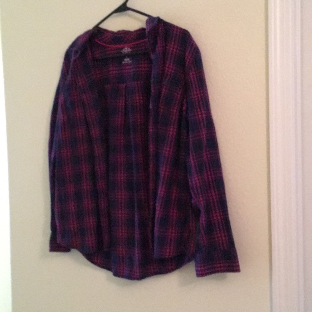 Long sleeve plaid